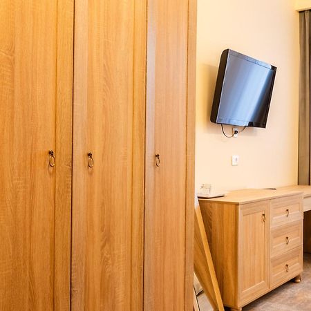 Pensiunea Floarea Soarelui Brasov Bagian luar foto