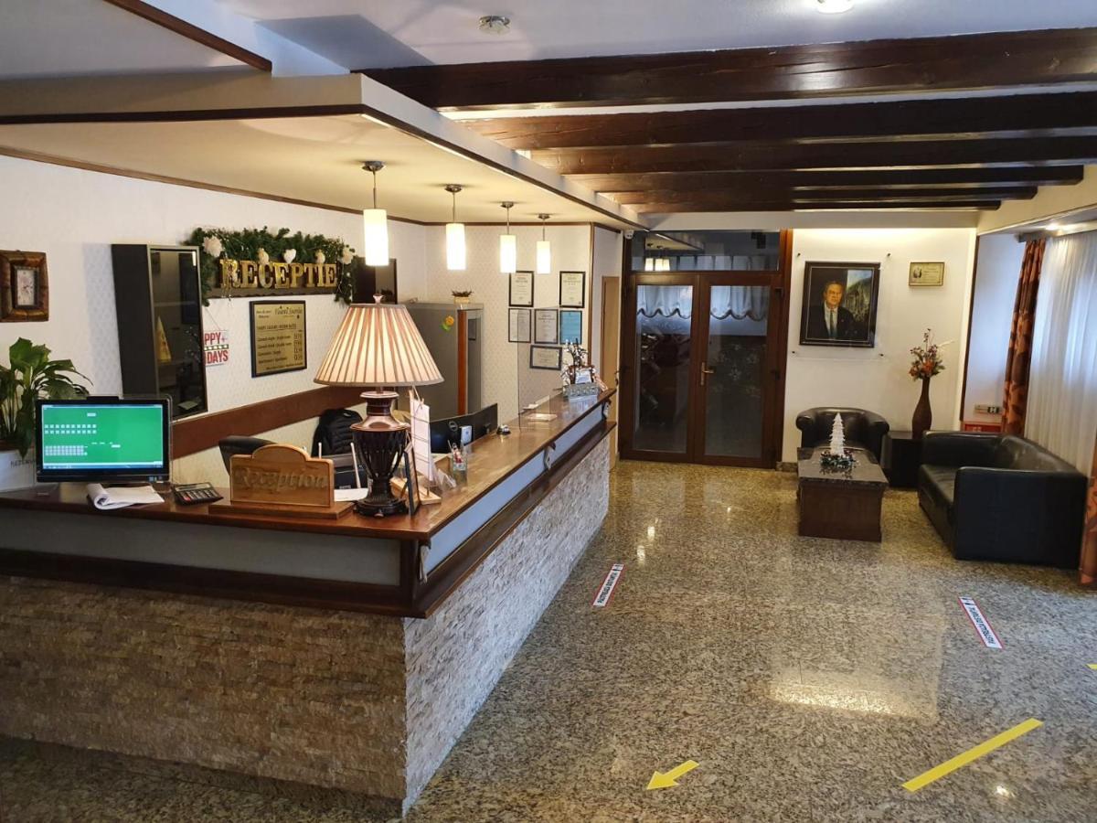 Pensiunea Floarea Soarelui Brasov Bagian luar foto