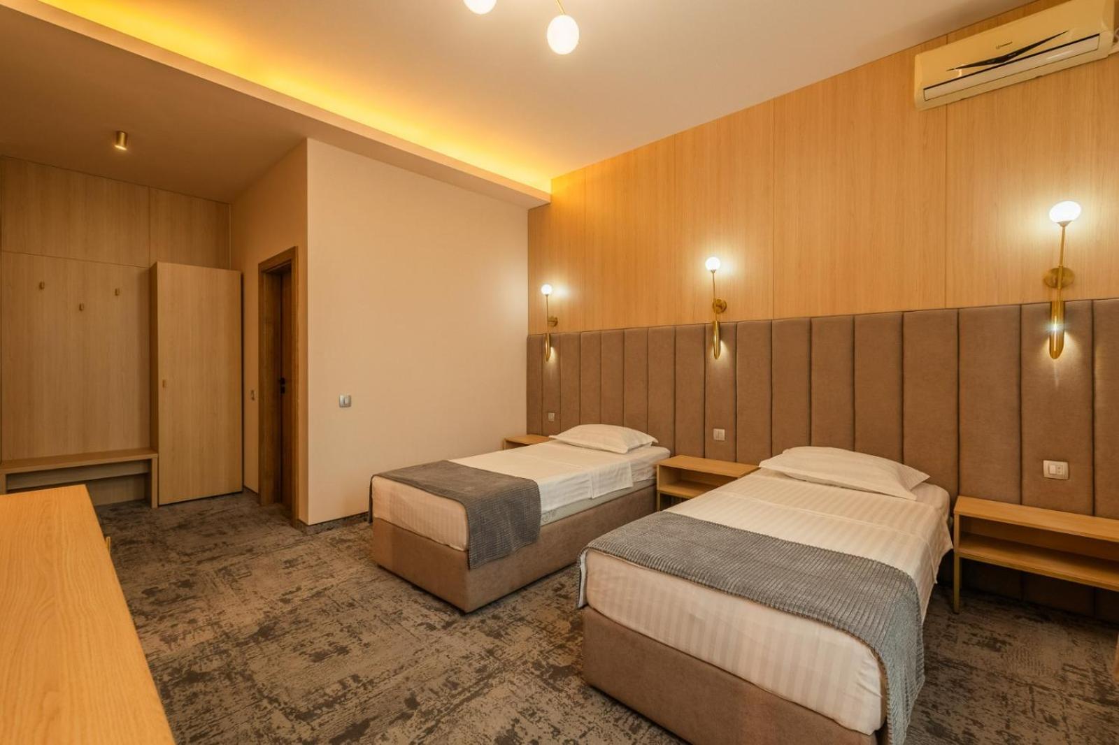 Pensiunea Floarea Soarelui Brasov Bagian luar foto
