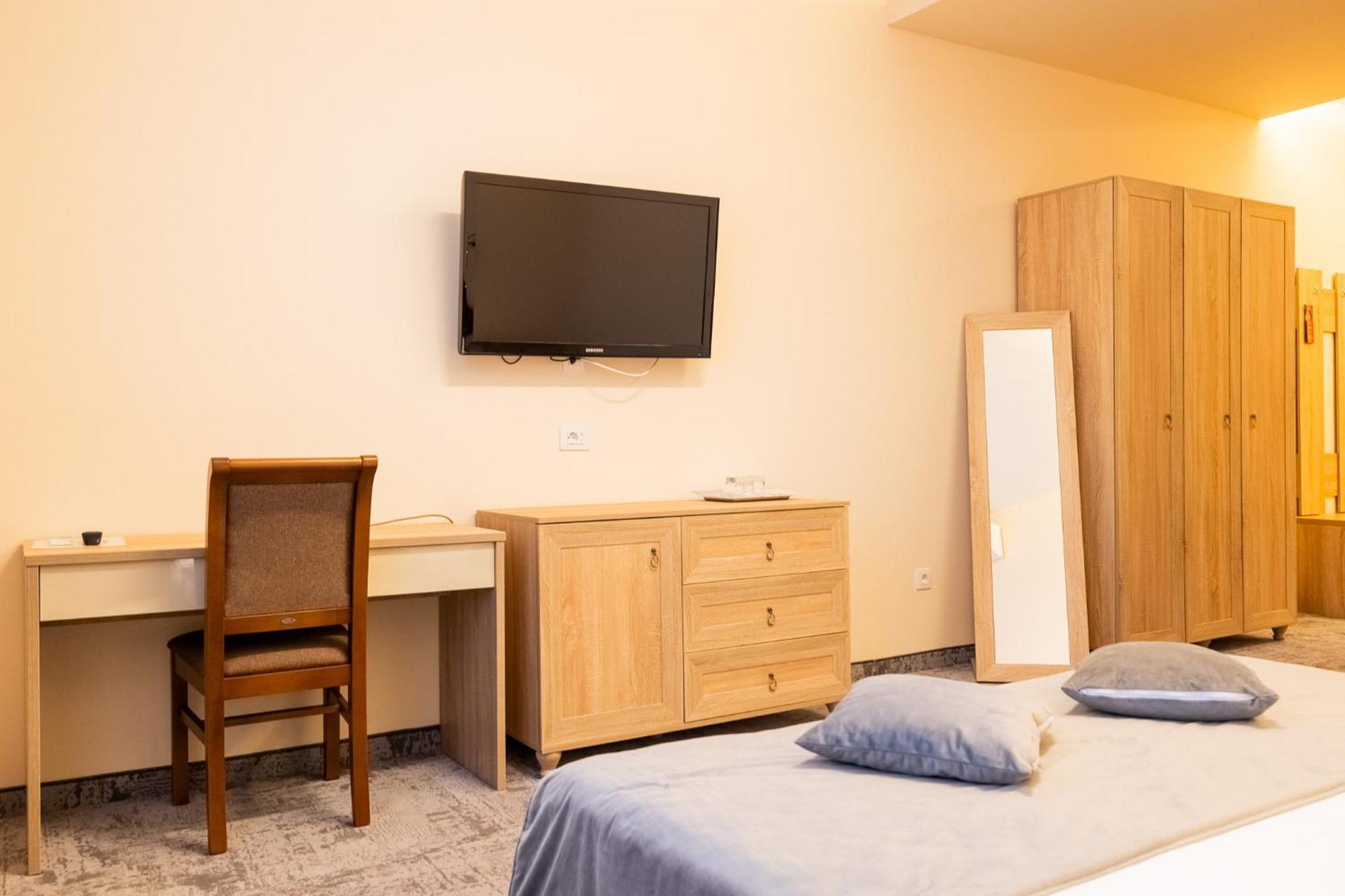 Pensiunea Floarea Soarelui Brasov Bagian luar foto
