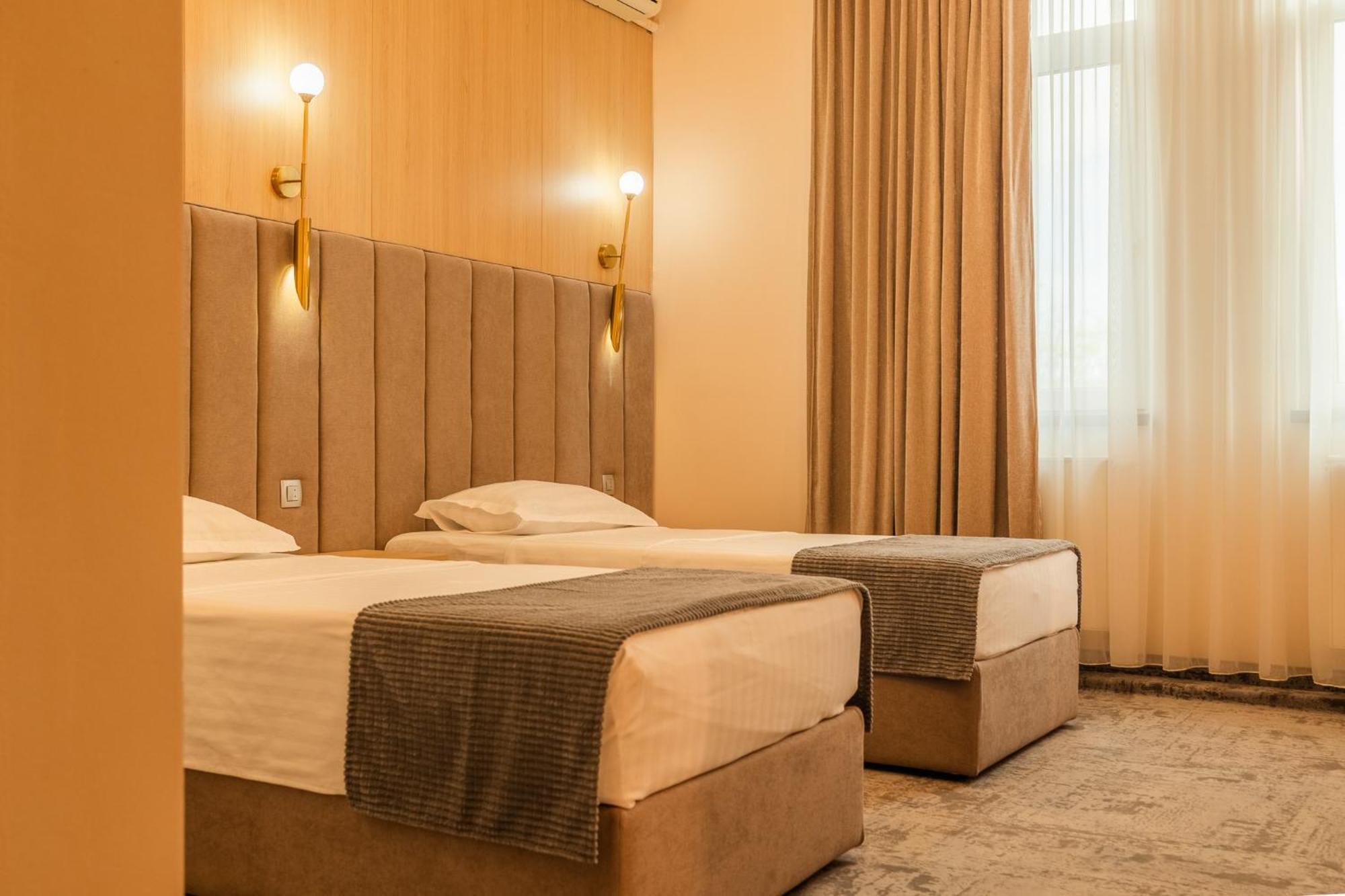 Pensiunea Floarea Soarelui Brasov Bagian luar foto