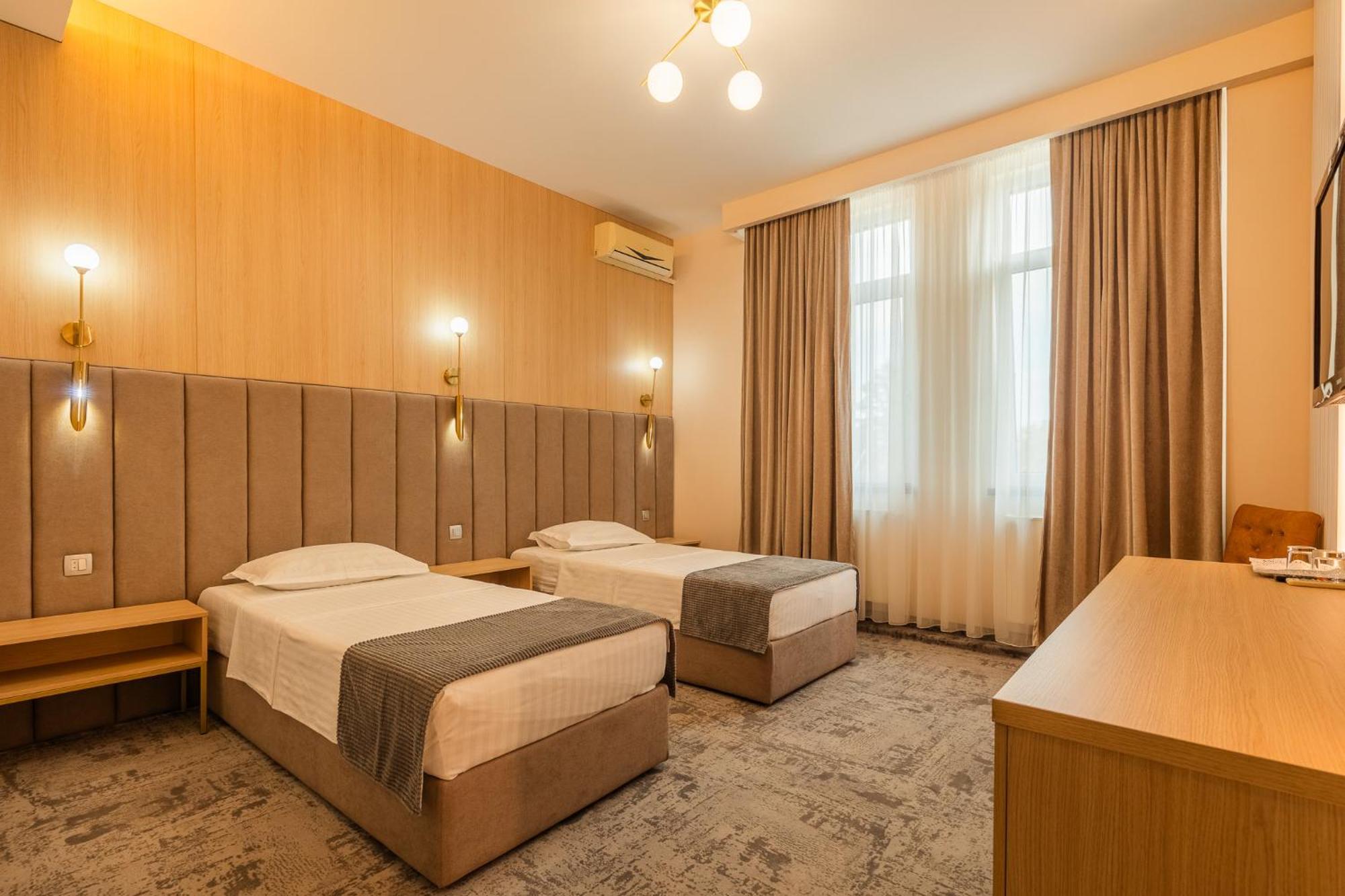 Pensiunea Floarea Soarelui Brasov Bagian luar foto